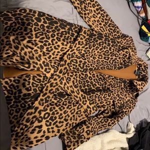 Hi loves ! I’m selling fall/winter clothes.